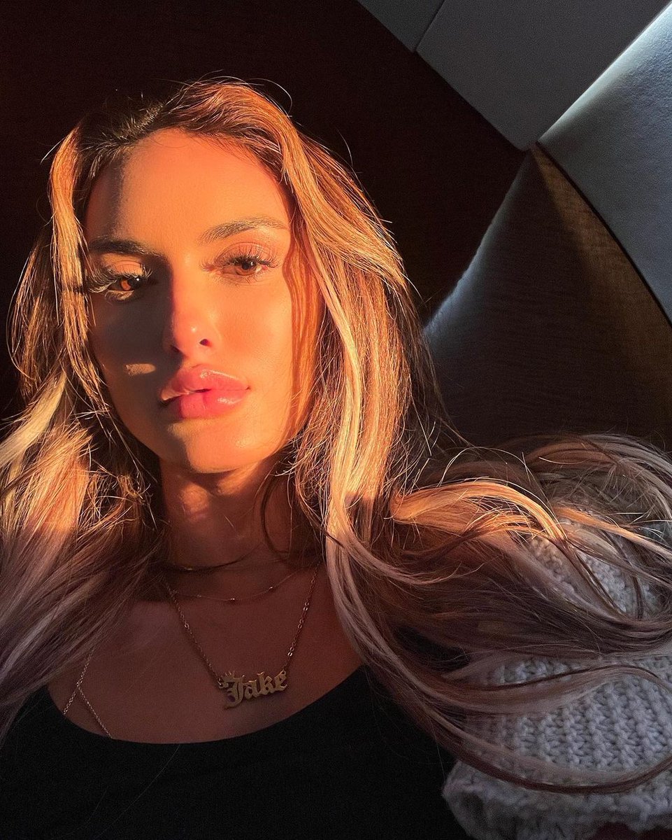 Insta Models on Twitter "Matchup 635 Who would you vote for? Julia