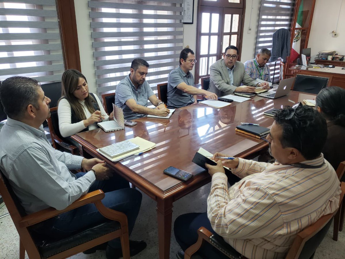 LegislativoJal: Reunión de Trabajo del Comité Mixto Transitorio de Revisión, Propuesta y en su caso Modificación, de las Leyes Estatales Publicadas en la Página del Poder Legislativo.