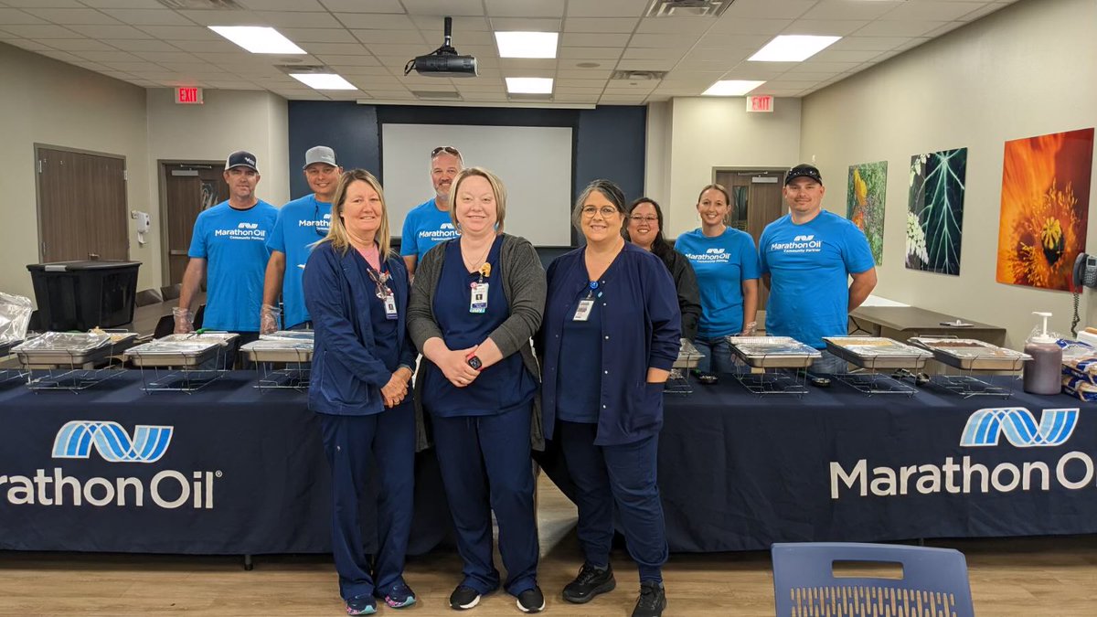 MarathonOil's tweet image. At $MRO we’re committed to building healthier and safer communities where we live and work. Last week our #EagleFord team provided lunch to 335 #healthcare workers at Cuero Regional Hospital and Otto Kaiser Memorial Hospital in Kenedy, TX. @cuerohospital #MROproud