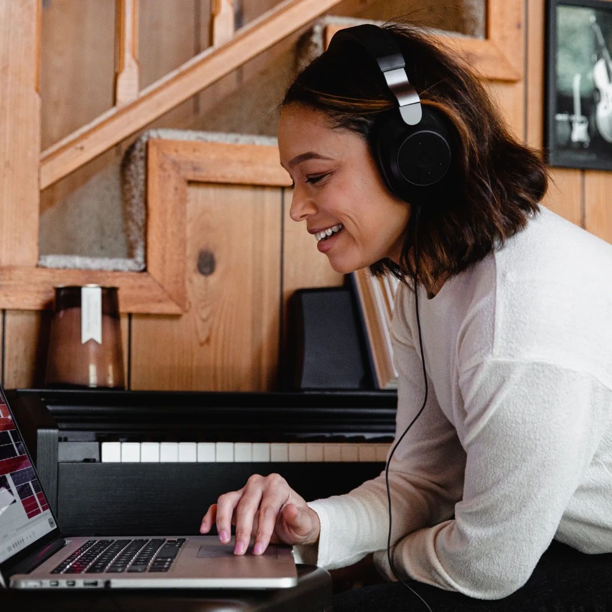 mousaverse's tweet photo. Whether you're a seasoned classical music enthusiast or a newcomer to the genre, Mousaverse has something to offer everyone. https://t.co/stPQYD9U66