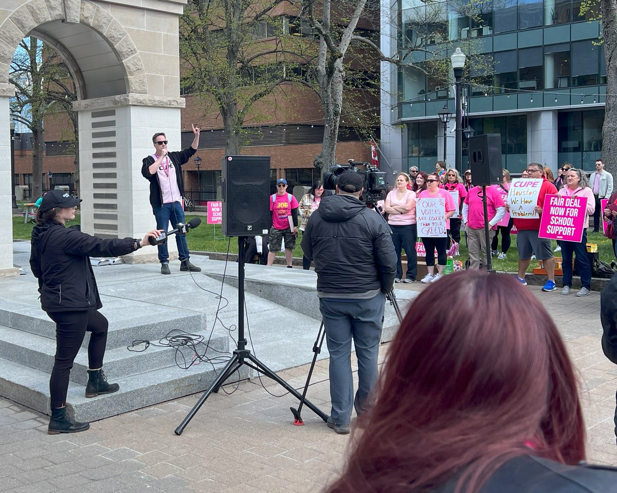 NSTU President <a href="/ryanlutes/">Ryan Lutes</a> brought remarks of solidarity and support to the CUPE Local 5047 rally today. #nspoli @cupenovascotia