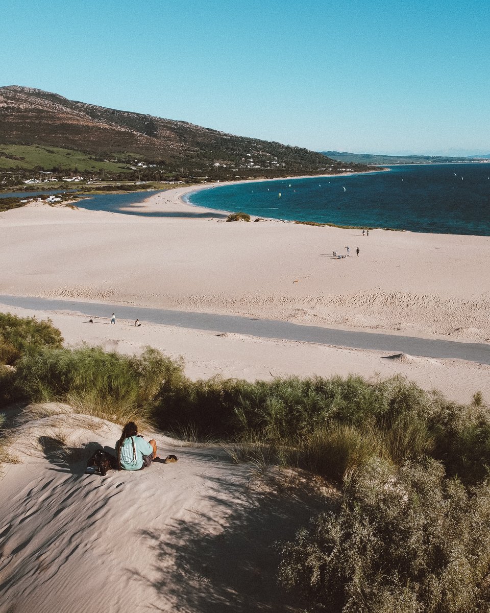 movingtheway's tweet image. When taking a break after a long walk and the sun is out.
.
#vanlifeadventures #vanlifeescape #vanlifeblogger #vanlifegermany #movingtheway #keepyourspiritmoving #hikingworld #hikingviews #dunadevaldevaqueros #hikingadventures #hikingtrail #hikingculture #hikinglove #hikingviews