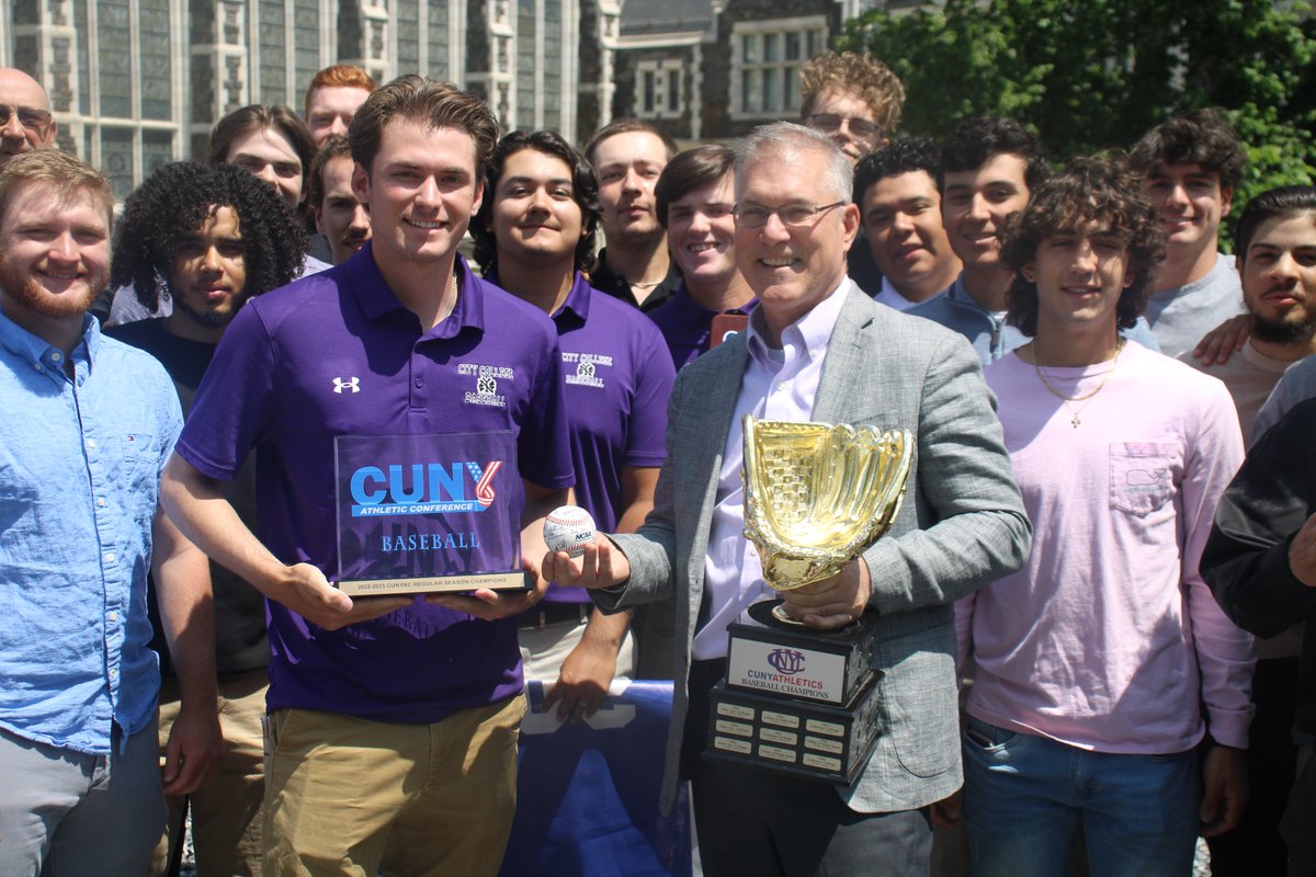CCNYSports's tweet image. 𝐏𝐫𝐞𝐬𝐢𝐝𝐞𝐧𝐭𝐢𝐚𝐥 𝐂𝐞𝐥𝐞𝐛𝐫𝐚𝐭𝐢𝐨𝐧! 🏆

Thank you, President Boudreau, for welcoming and celebrating @CCNYBaseball for their 2023 @CUNYAC Championship victory! 

#GoBeavers🟣⚫️ | #CUNYCHAMPS | @CityCollegeNY