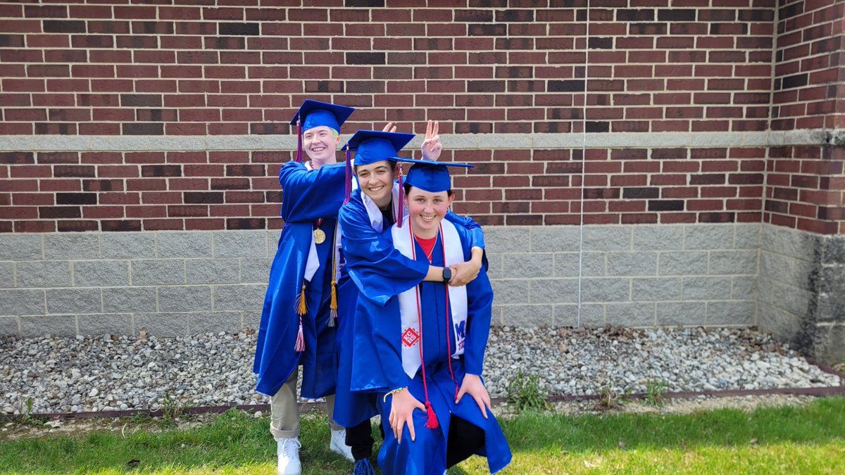 “Make new friends but keep the old…one is silver & the other gold” @MarysvilleEVSD #classof23 #foreverfriends #navinrocks