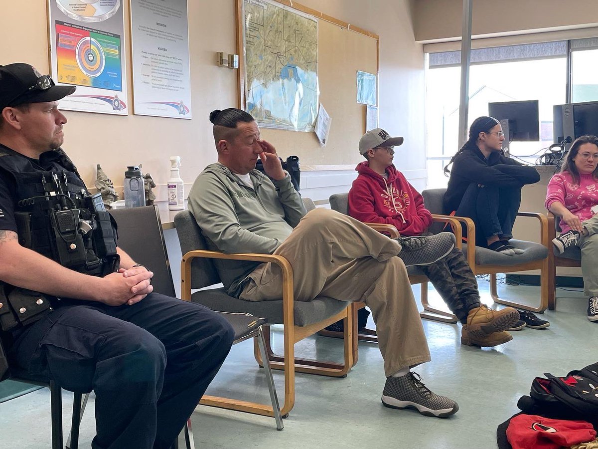 Today, we held the closing ceremony for our annual Police MKWA Opportunity Education Circle - Mentorship Program.
 
MKWA serves to establish meaningful relationships between #Indigenous youth and #police.
 
Miigwetch &amp; Thank you for participating in this program!
 
#PoliceWeekON