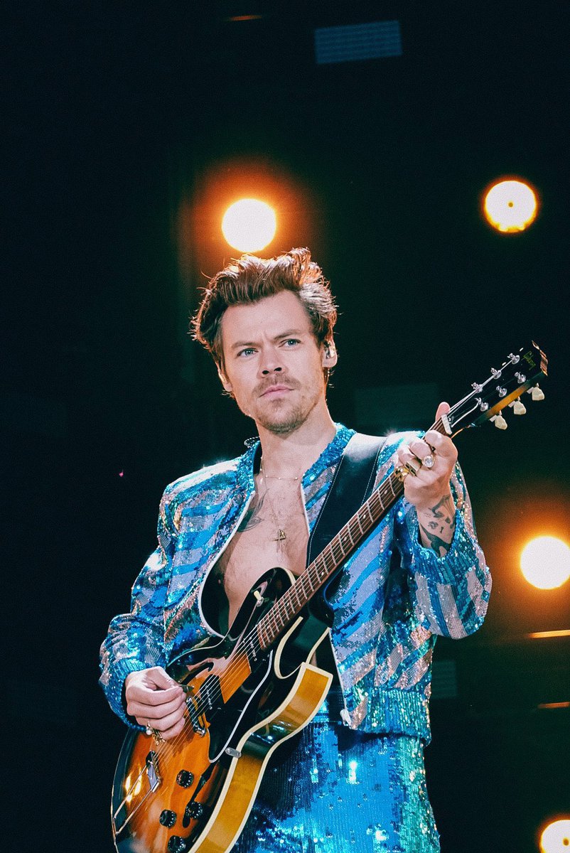 Harry Styles, #LoveOnTourMunich.