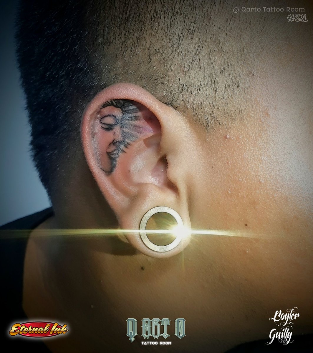 Buddha in ear 👂✒
#QartoTattooRoom #BoylerGuilty #Tattoo #Chingon #Inked #SkinArt #Blackwork #TatuadoresQueretanos #TatuajesQueretaro #earTattoo #BudhaTattoo #TattooMini #tatuajeschingones #tattoolife #TatttooIdeas #TattooFineLine #tattooLovers #EternalInk