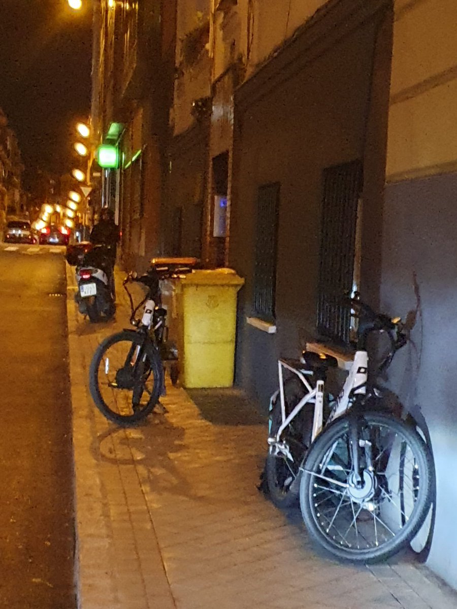 Afectados por cocinas fantasma. Plataforma Madrid (@stopdarkitchens) on Twitter photo <a href="/ppchamartin/">PP Chamartín</a> <a href="/AlmeidaPP_/">José Luis Martínez-Almeida</a> <a href="/Carlos_Gonzlez_/">Carlos González</a> <a href="/IdiazAyuso/">Isabel Díaz Ayuso</a> <a href="/ppmadrid/">PP Comunidad de Madrid</a> El vecino de la calle Zabaleta que os ha invitado a pasaros por su calle y a conocer de primera mano lo que están sufriendo muchas familias con las #cocinasfantasma, aún os está esperando. Eso es lo que os importan los madrileños!!! <a href="/ppchamartin/">PP Chamartín</a> <a href="/AlmeidaPP_/">José Luis Martínez-Almeida</a> <a href="/Carlos_Gonzlez_/">Carlos González</a> <a href="/IdiazAyuso/">Isabel Díaz Ayuso</a> <a href="/ppmadrid/">PP Comunidad de Madrid</a> El vecino de la calle Zabaleta que os ha invitado a pasaros por su calle y a conocer de primera mano lo que están sufriendo muchas familias con las #cocinasfantasma, aún os está esperando. Eso es lo que os importan los madrileños!!!