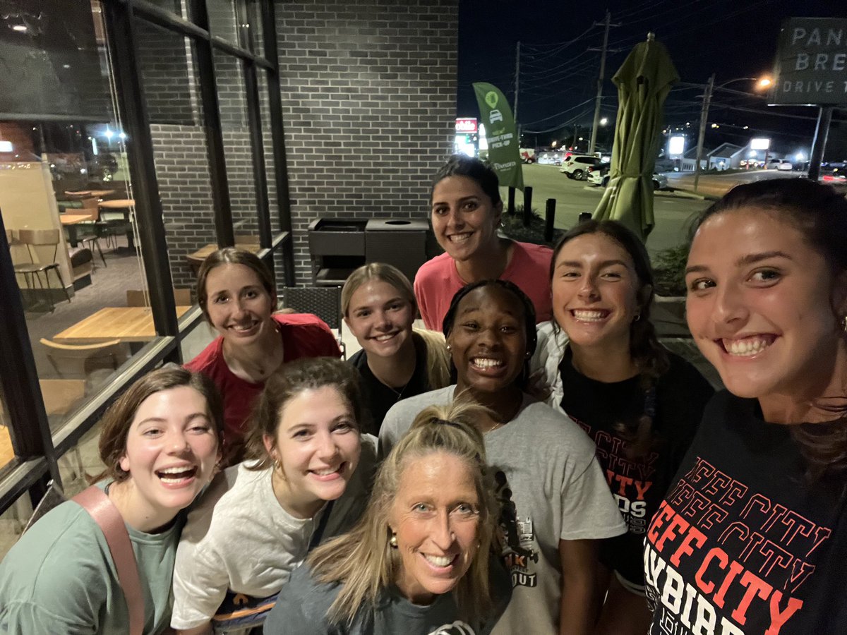 Fantastic evening catching up over dinner with some of our Lady Jay alumni!  Shout out to all “my gals” for dropping by this week to offer your talents to our future Lady Jays at our youth camp!  A heartfelt thank you…..and just love you all!!  💕💕. #FAMILY