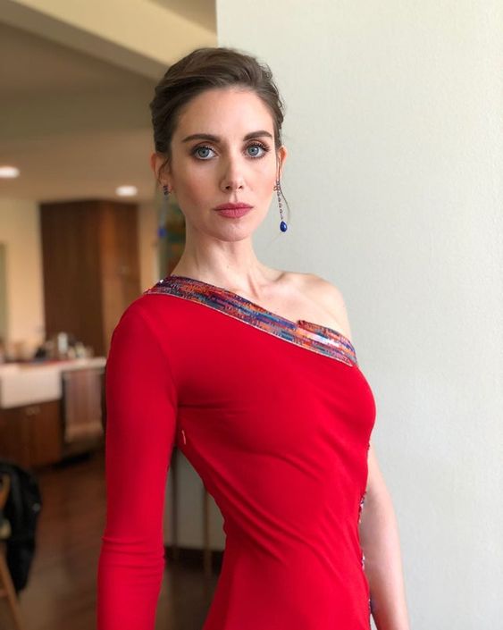 Alison Brie
#AlisonBrie