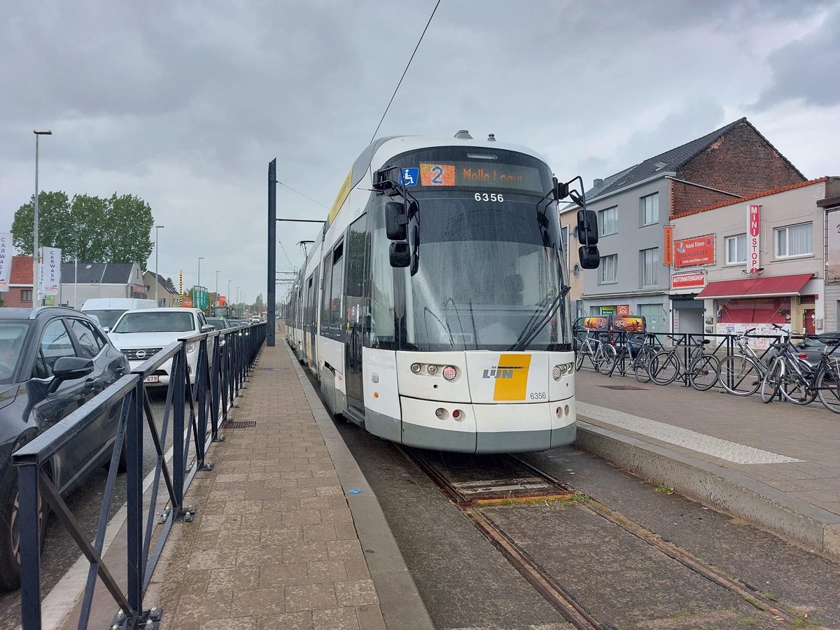 LintermansM's tweet image. Zou het er nu toch van komen?!? Een #tram @gem_Eindhoven. Het wordt steeds drukker in de #stad en #regio, met name richting @ASMLcompany . Er dreigt steeds een #verkeersinfarct te ontstaan. Wordt wakker @gem_Eindhoven
