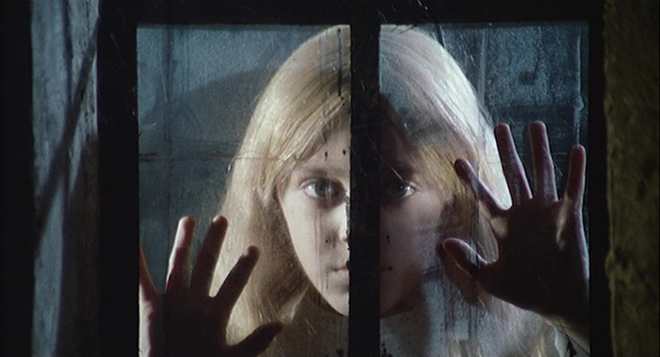 Nido_de_Cuervos's tweet photo. "Operazione Paura", una de las películas más celebradas de la filmografía de un clásico del terror italiano como Mario Bava. Nuestro análisis. https://t.co/rcs3BFt3uN #operazionepaura https://t.co/mKwn9A1sA4