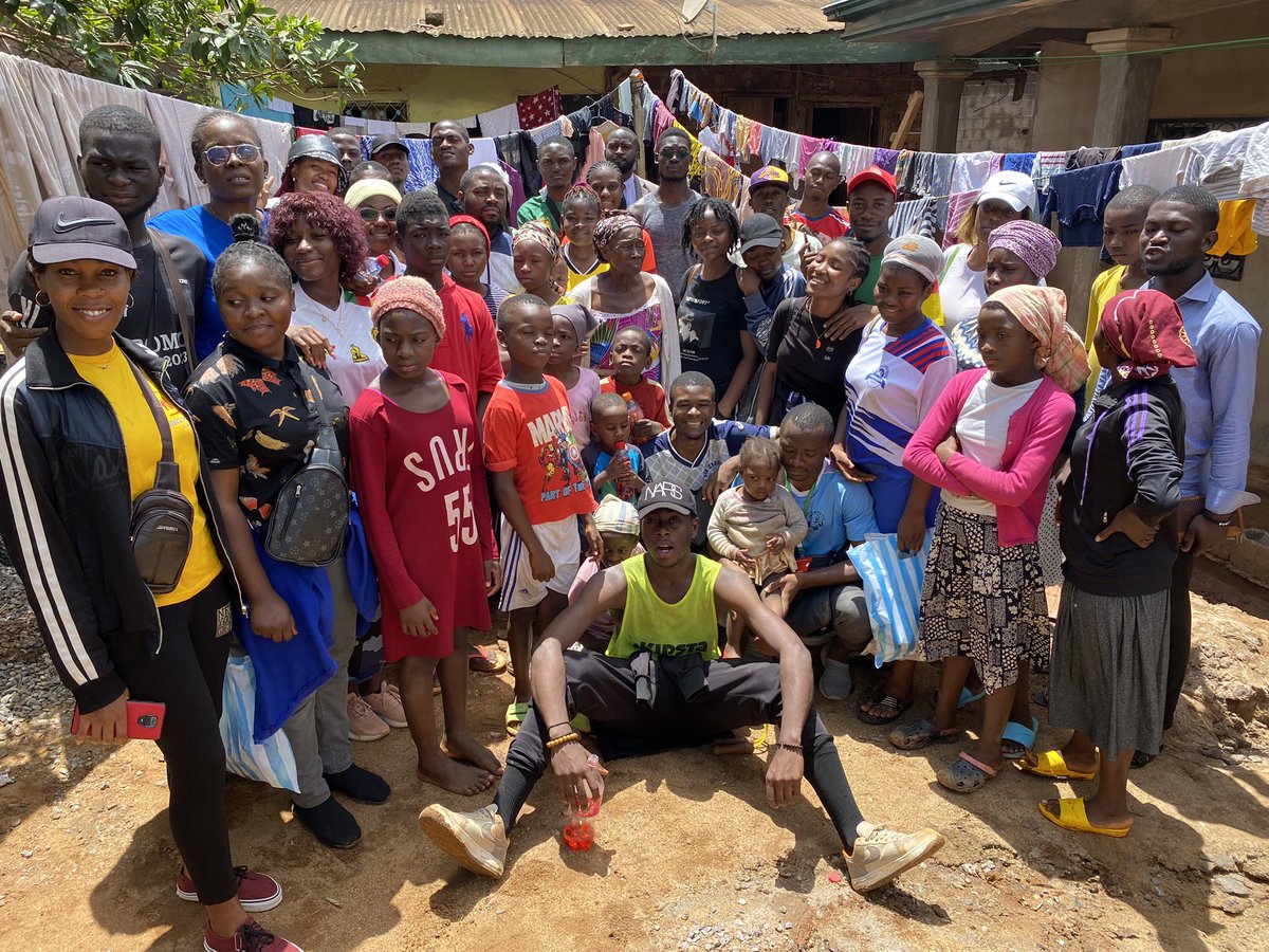kanouedson237's tweet photo. Nous avons effectué ce jeudi 18 mai 2023 jour de l'ascension ,une visite d'orphelinat !! Nous avons réussi à donner un peu de joie, un peu de sourire à tous ces enfants !! Ce fut un moment magique et inoubliable #* * lAI Cameroun tous pour un et un pour tous❤️🙏🏾 avec @banzance https://t.co/lIctw9aDxn