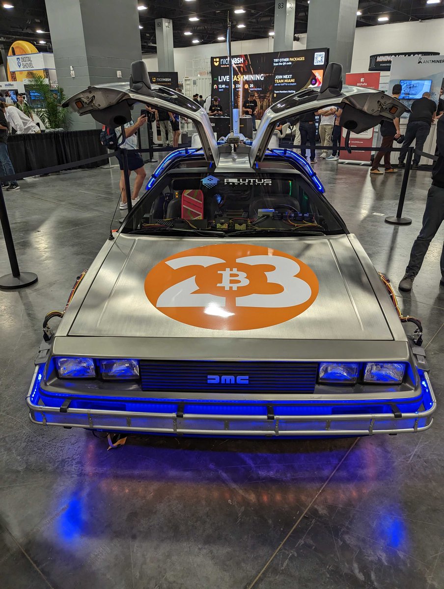 Netcoins's tweet photo. #Netcoins news!

Our very own team member is currently at #BTCMiami, capturing the electrifying energy of the crypto world! 🔥🌴

@DolzhenkoPavel shared some behind-the-scenes photos from the convention, where leaders &amp; enthusiasts explore the future of #BTC and blockchain tech. https://t.co/mTKeRvTzjb