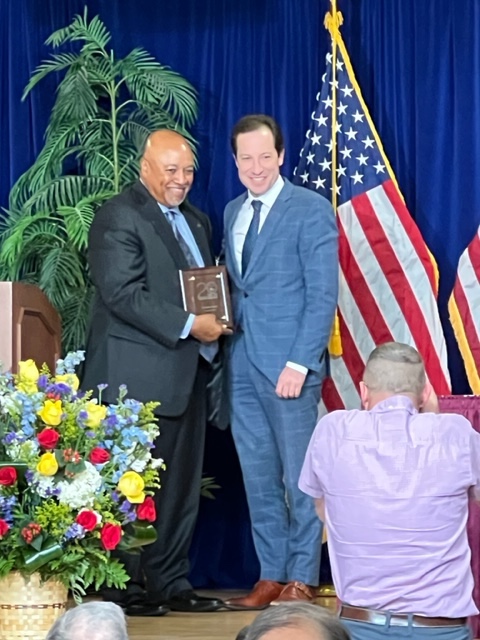 napawash's tweet photo. Congratulations to #NAPAFellow and former @HHSgov & @SocialSecurity #HR official Reggie Wells on being honored with the #FoundersAward at the 20th anniversary celebration of the @USOPM Chief Human Capital Officers Council (#CHCO)! Reggie was presented with the award by @OMBpress Deputy Director for Management Jason Miller. We thank Reggie for his #publicservice! #NAPAImpact #humancapital #workforce @AmericanU