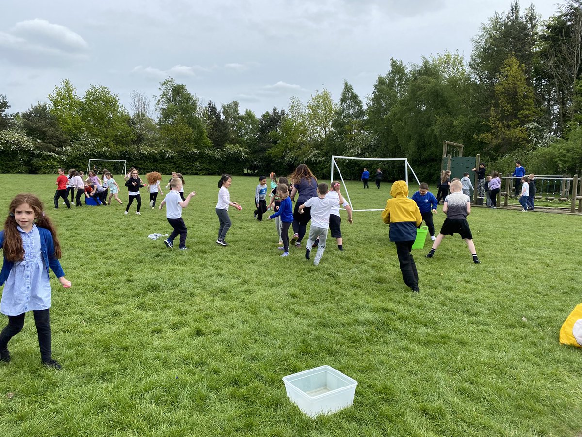 MissThomsonVPS's tweet photo. What better way to refresh after our walk than a water fight?! ๐ฆ๐ฆ So much laughter and fun! @MrsKellyVPS and I were absolutely outnumbered and EVERYONE was drenched by the end! ๐
โWell that was just amazingโ was the verdict from one pupil. @OutdoorClassDay #VPSfun https://t.co/QU7BJLp0UB
