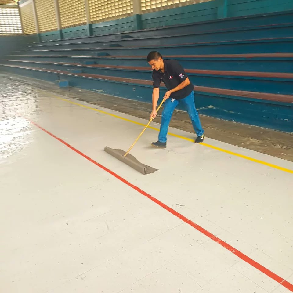 Indeport_'s tweet photo. Total éxito del plan cayapa realizado en mantenimiento y limpieza para distintas instalaciones deportivas de #Portuguesa logrando beneficiar alrededor de 870 personas que hacen vida deportiva en las instalaciones de Turen, Paez, Araure y Guanare https://t.co/MDqkXkj9bK