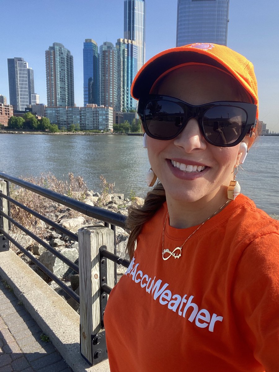 JLAngeline's tweet photo. Finding those angles before @accuweather lives—catch me tomorrow on Accu EARLY from a very special location #excited #latepost #gorgeousday #MMJane https://t.co/uL67A0ZjPN