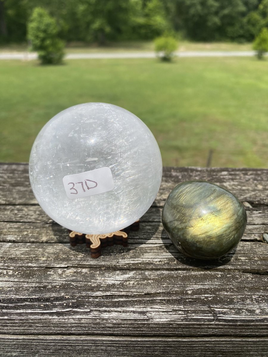 KassiesPlanting's tweet photo. Some of the beautiful live sale claims today from Tiktok! 

I go live everyday 2-3 times a day! Follow me on tiktok @kassiesplantingplaceforcrystals ☺️ 

#crystal #crystals #crystal✨ #peachstilbite #blueapatite #labradorite #opticalcalcite #septarian #cerussiteonbaritegalena https://t.co/ffHhITKyyM