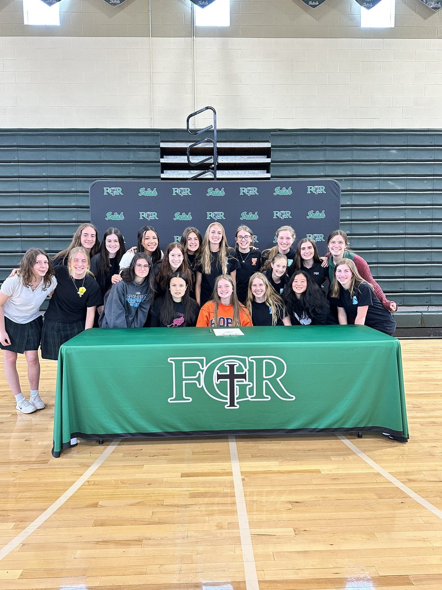 FGRathletics's tweet photo. Elise has committed to further her academic and athletic career at Hope College where she will run Cross Country and Track & Field. Congratulations, Elise
#GoFlyingDutchman! @elisebodary @fgrwxc https://t.co/4aI8ZZ9wku