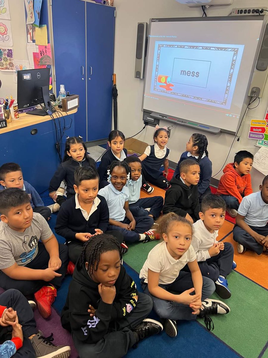 Today our preschool providers and students visited the Kindergarten classes at Lincoln Avenue School. Principal Yearwood and the Kindergarten team greeted the students and invited them for storytime. Nothing like Early Childhood Learning! #GoodtoGreat #MovingIntoGreatness