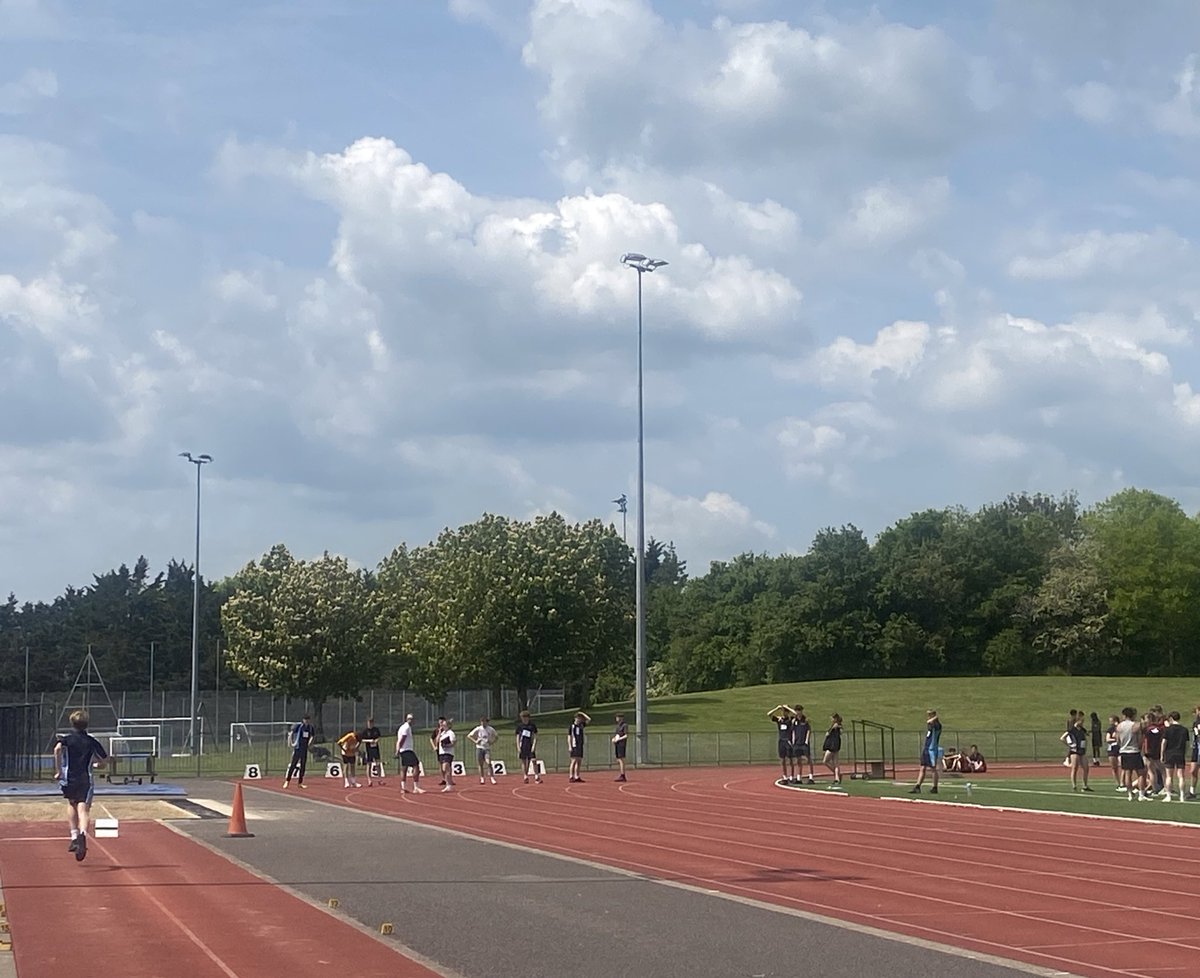 Massive congratulations to all our students who took part in the district athletics competition today at Tilsley Park. You did MECE proud and we had some fantastic achievements! Results to come soon 🏃‍♀️ 🏃‍♂️