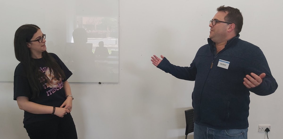 HorrorStudies's tweet photo. Masterclass: @stonecypher  being interviewed by @Sorgono #HorrorNow https://t.co/7iceZZTbMX