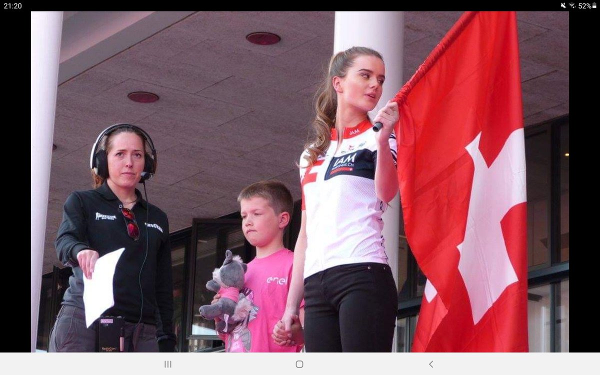 #mijngiro is de giro van 2016. Mijn zoon stond toen op het podium tijdens de ploegenpresentatie. Een onvergetelijke dag en een onvergetelijke giro met eindwinnaar @tom_dumoulin
<a href="/Eurosport_NL/">Eurosport Nederland</a>