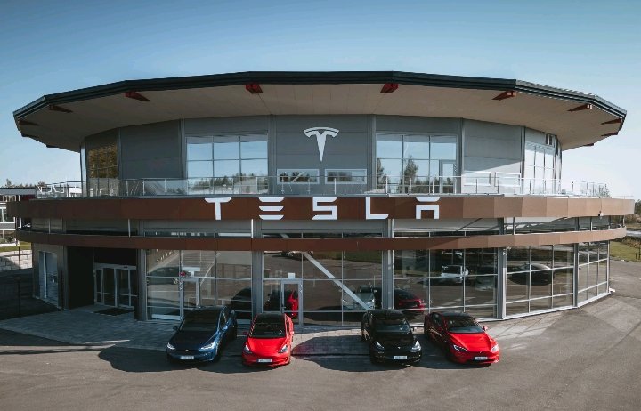 Tesla has opened a Center in Örebro, Sweden! 🇸🇪🏬

📷: linkedin.com/feed/update/ur…
@teslaeurope @elonmusk
