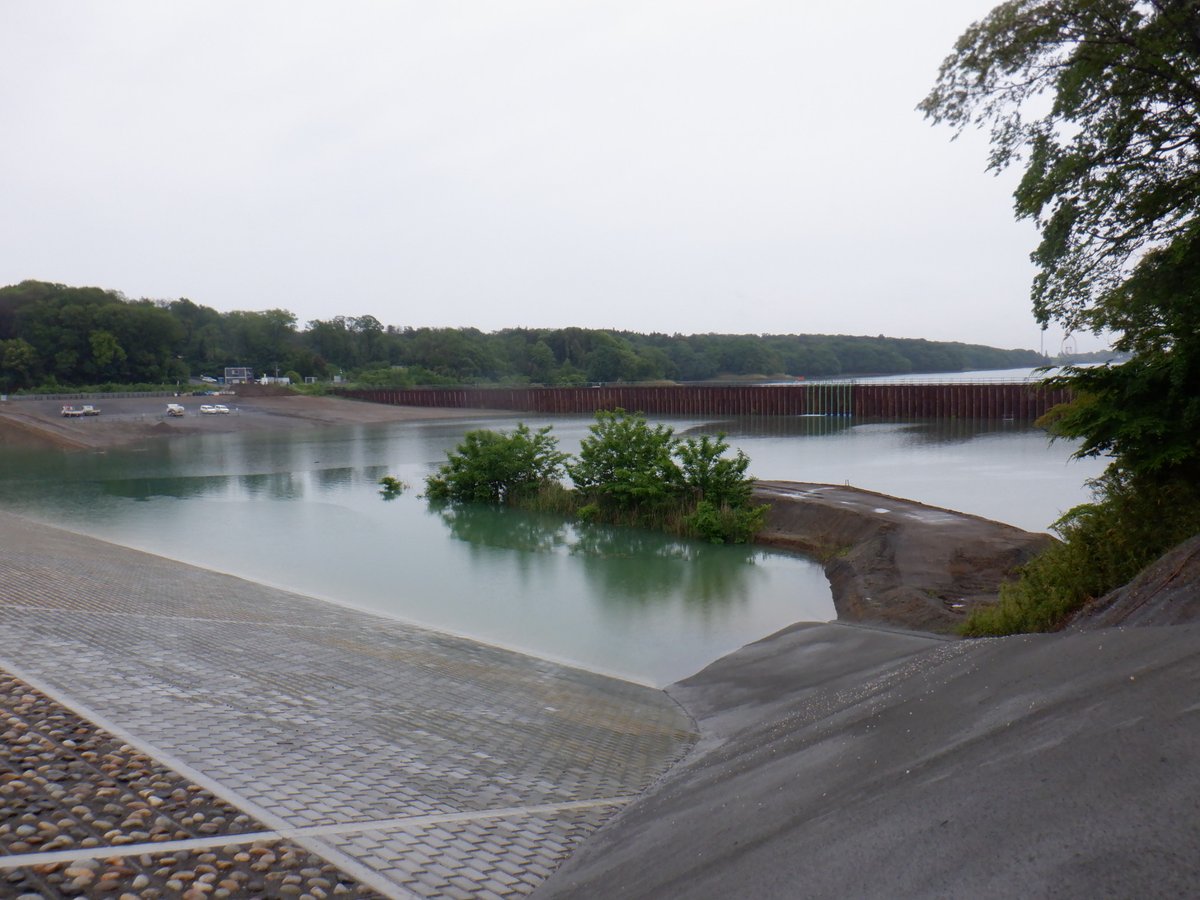 （水道局）【村山貯水池（多摩湖）で試験的に水を溜めています】 令和5年5月10日から5月26日までの予定で、村山下貯水池（工事区域内）の水位を