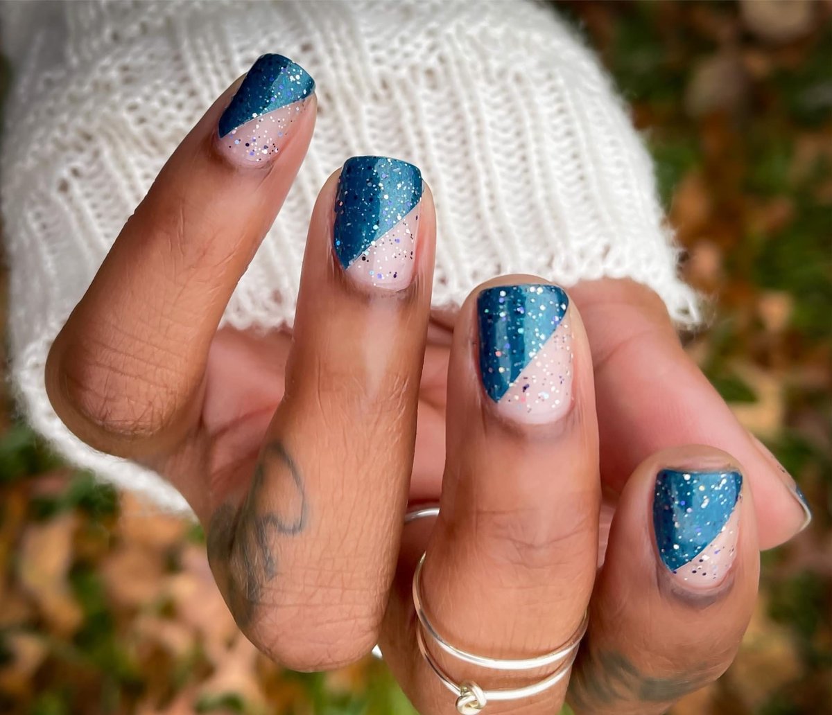 RockinSomeStrip's tweet photo. 🤩 I’m really loving this negative space-angled French mani look!!
#manitime #summer #nodrytime #notoolsneeded
Sh❤️p colors & designs: https://t.co/gff7w1WMrJ https://t.co/S61WYk24qH