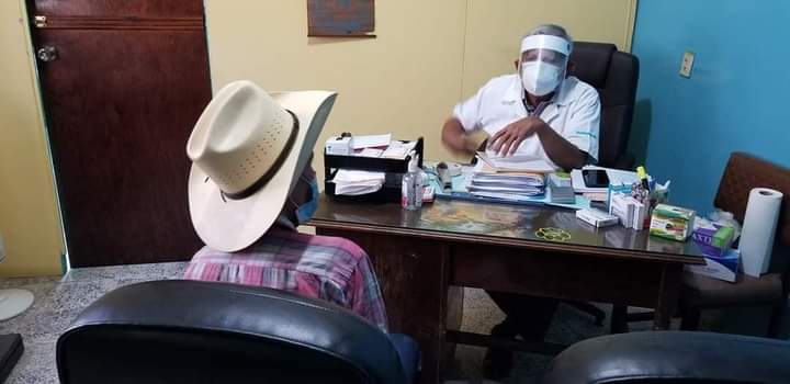 TVMASSB1's tweet photo. #Lamentable falleció en San Pedro Sula el reconocido medico Julio  Cesar Moreira Araica. 
Un cancer acabo con su vida, un Nicaragüense que adoptó a Honduras y Santa Barbara como su casa. https://t.co/15xsD47h01