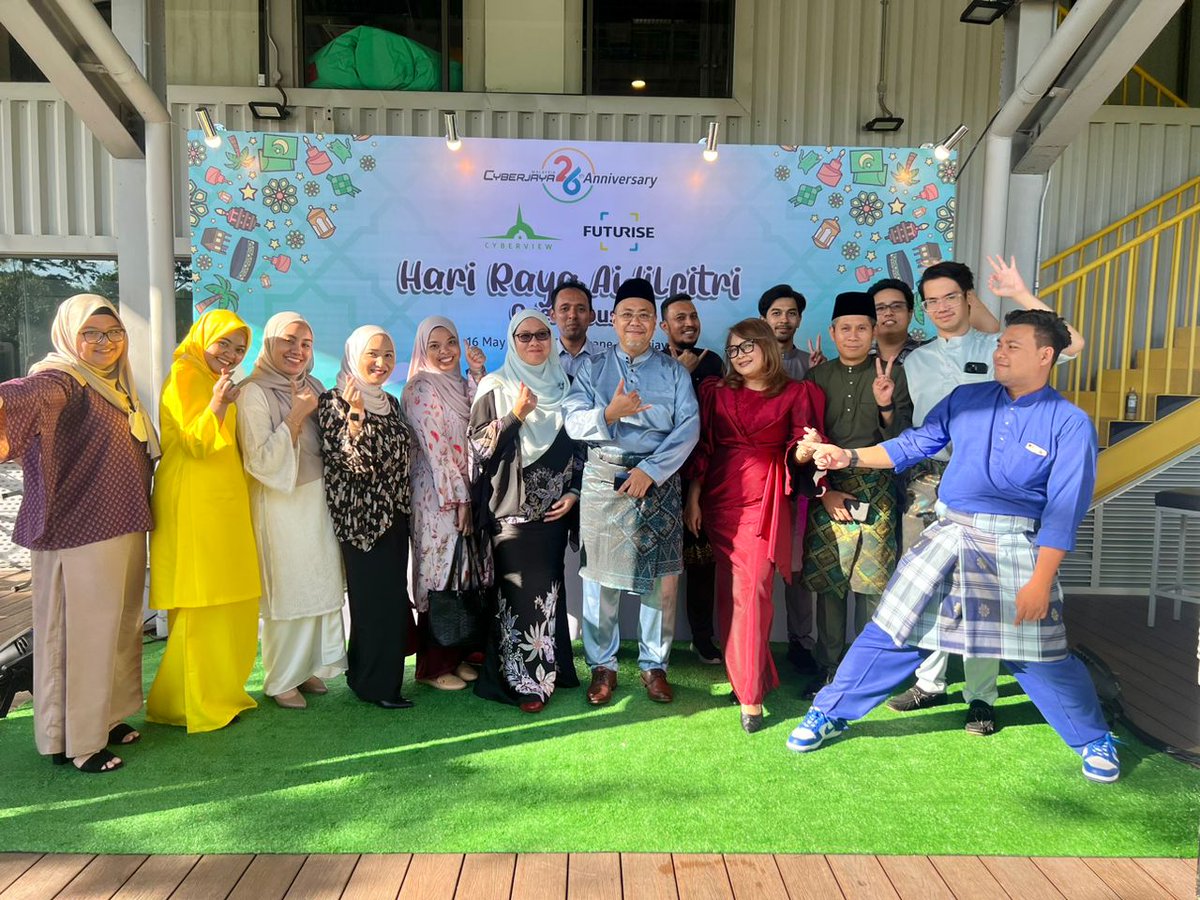 FuturiseMY's tweet photo. Futurise and @CyberviewMY hosted the annual Hari Raya Open House to its partners, stakeholders, friends and employees in celebrating the spirit of Aidilfitri.
We appreciate your support and look forward to more moments of togetherness!
#Raya2023 #Futurise #Cyberview https://t.co/KXhpD3DufQ