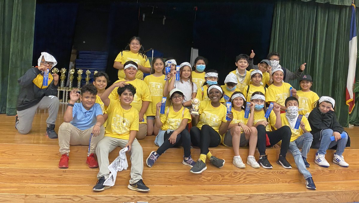 MsSwanigan's tweet photo. Field day was a success ‼️ Ms. Swanigan’s 4th Grade class took home 1st place. These kiddos kept a positive spirit and cheered for each other every step of the way🥇 🏆 #teamworkmakesthedreamwork @MorenoMustangs https://t.co/iGVaaP6Tap