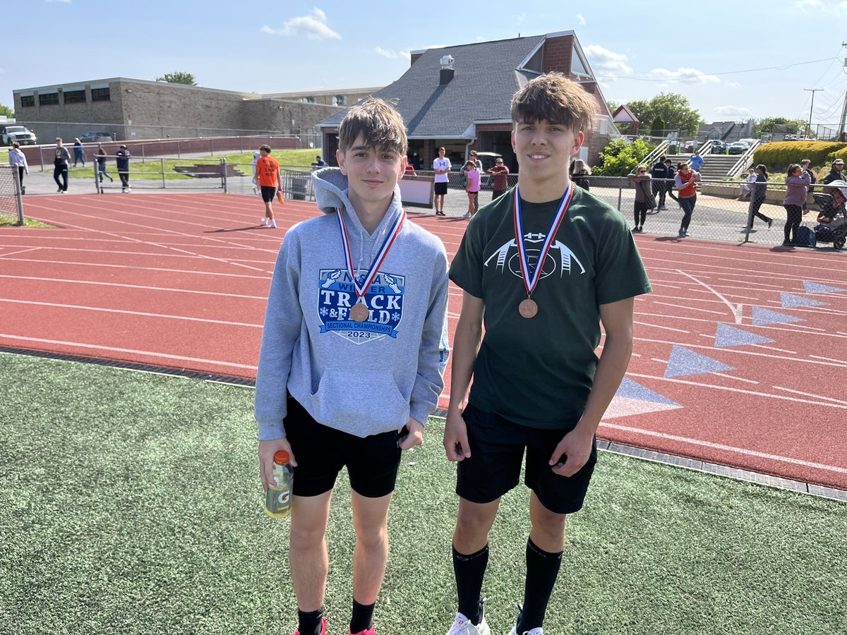 Monmouth County Boys Frosh/Soph Championships placewinners in the 400IH - Carter Kelly places 4th with a time of 1:04.52 and Thomas Koncewicz place 5th with a time of 1:05.04 #GoRockets 🚀 <a href="/JDeanRHS/">Jerome Dean</a> <a href="/dempseym73/">Coach Dempsey</a> <a href="/RaritanSports/">John DeGenito</a>
