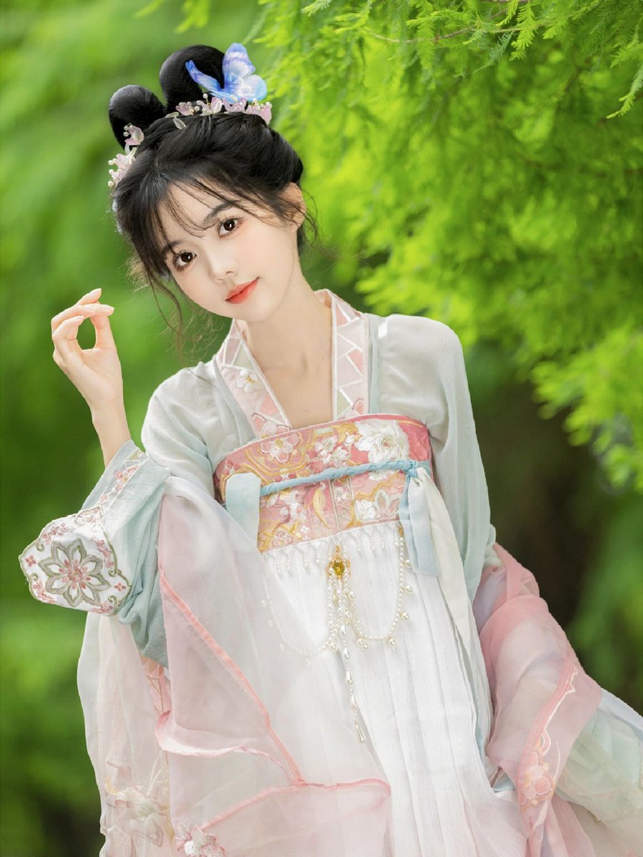 axu0530's tweet photo. 夏日穿裙子的时候只有欢乐~ https://t.co/xctz9TEmQP