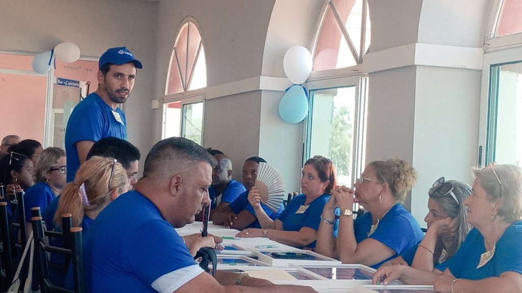 yuslayvis's tweet photo. Fructífero y profundo intercambio con delegados a la Segunda Conferencia del Sindicato de la Salud en Chambas, sobre todo, un escenario donde apreciamos mucho compromiso con la Revolución y la salud del pueblo. Felicidades!!! #LatirAvileño #LatirXUn26DeVictorias #CubaPorLaVida https://t.co/tMmcwAjXe4