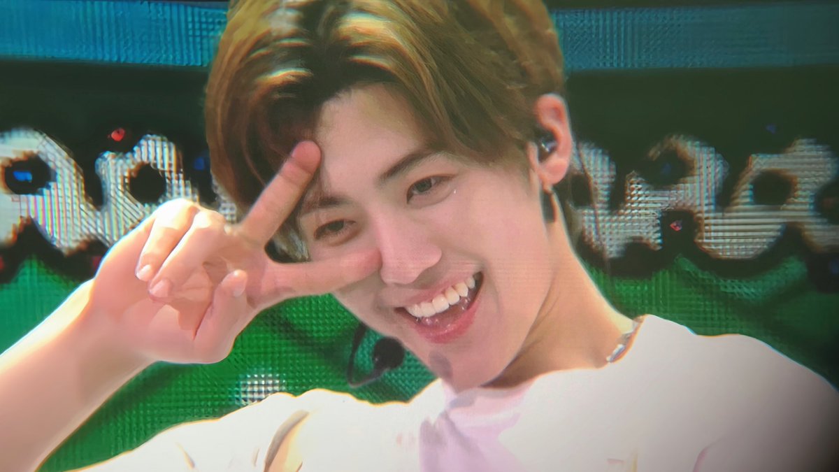 Liu77_77's tweet photo. 🐰💚 https://t.co/c5aJq5lA1R