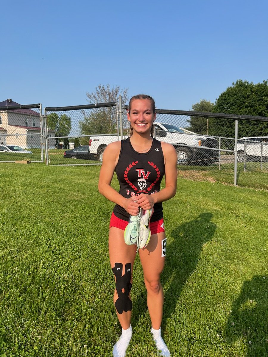 TuskyTrack's tweet photo. Senior Cara Pipitone completely smashes the 300 hurdle record with a 46.6!! https://t.co/b4HyAGFr5W