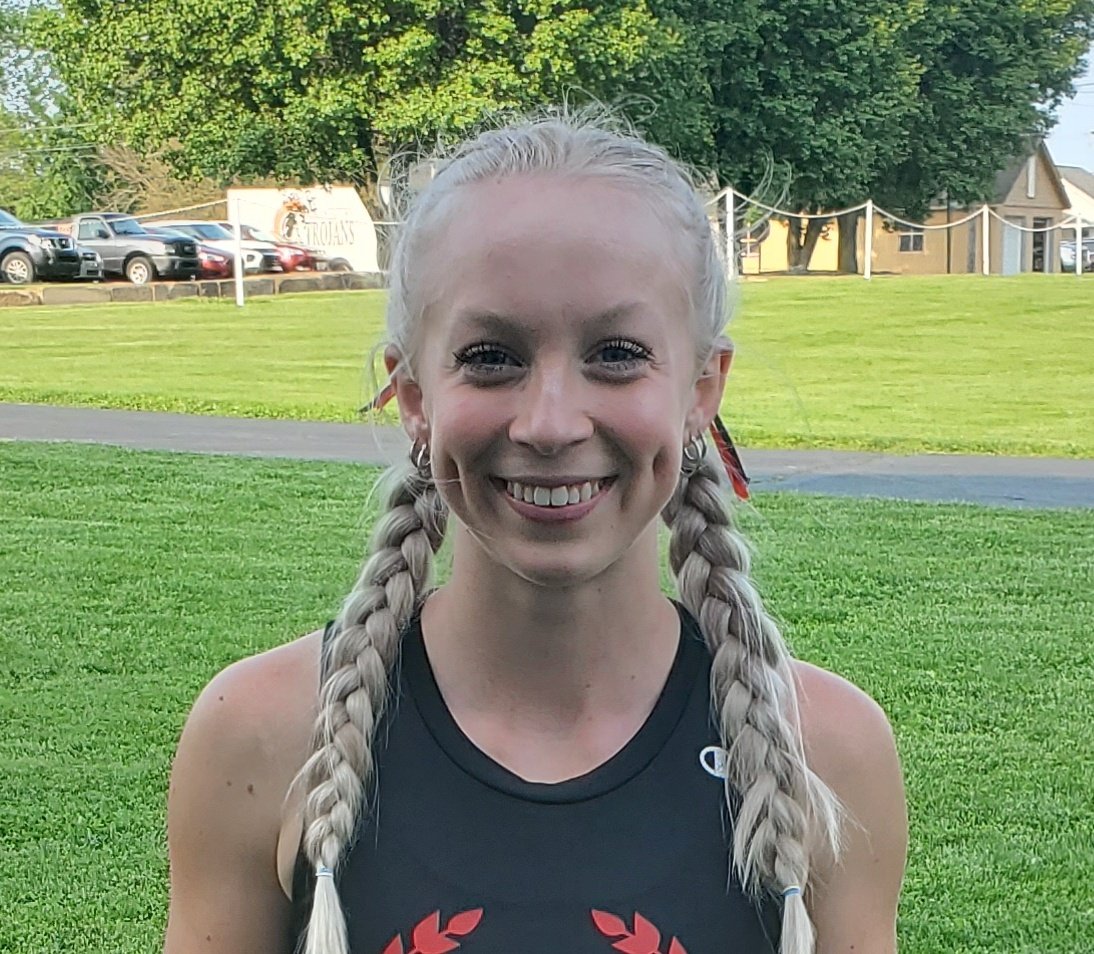 TuskyTrack's tweet photo. Emma Benner coming in hot in 2nd place in the 300 hurdles!!  Way to bring it home! https://t.co/SjzYfmOYVE