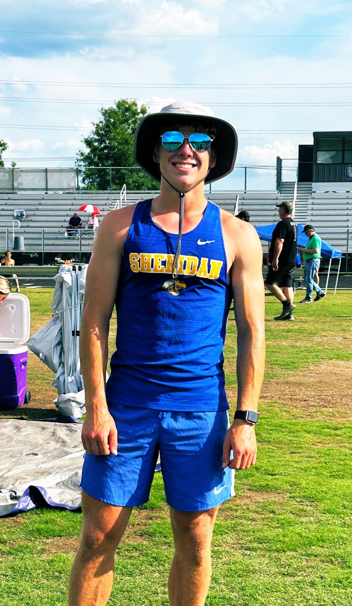 NathanUpty's tweet image. First Decathlon: 5526 points with 1 week of training, Broke school record in Decathlon and Triple Jump.