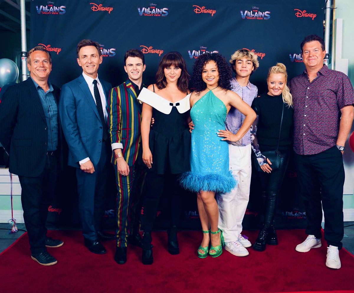 CPetey222's tweet photo. #thevillainsofvalleyview season 2 wrap party was the perfect ending to a great season. I hope you’ll watch this cast shine in our 1-hour, action-packed season premiere June 15th on @DisneyChannel and June 16th on @disneyplus So many surprises are coming your way! Are you ready?!! https://t.co/CIkRkBnYkw
