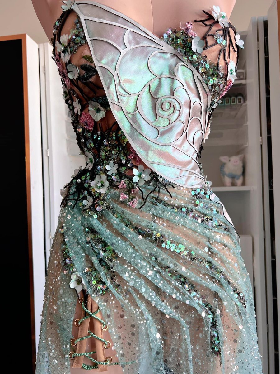 Finally can share this STUNNING tinker bell dress I made for Disney. It’s truly one of my favorite things ever. See how I made her! tiktok.com/t/ZTRE8G3Lh/