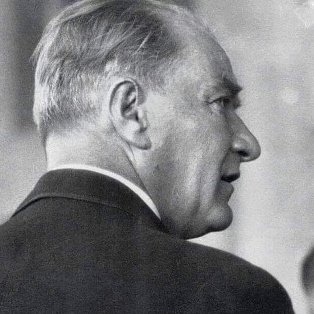 Siz kimin kayığına binerseniz binin,
Biz hala Bandırma vapurundayız.

#19MAYIS1919