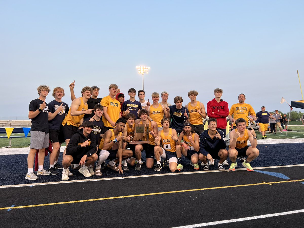 GusMartin321's tweet photo. .@DeltaBoysTrack wins its 3rd straight sectional title.

Great night all-around for ECI teams, especially Muncie Central with a 2nd place finish and Yorktown’s Kolton Nanko setting a new sectional pole vault record (14 feet). https://t.co/y4IRvTT4aW