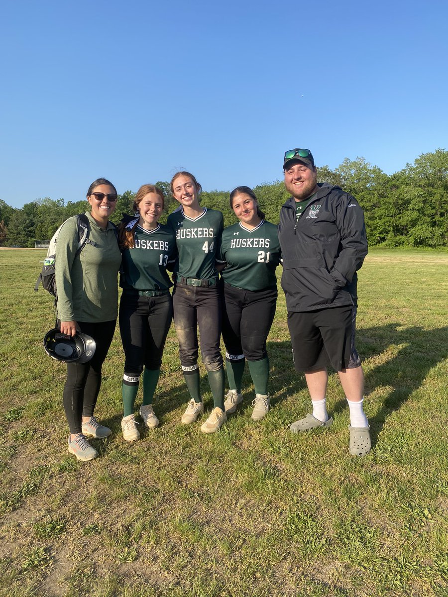 YorktownSB's tweet photo. Thank you seniors💚 https://t.co/x8sDZiueGg