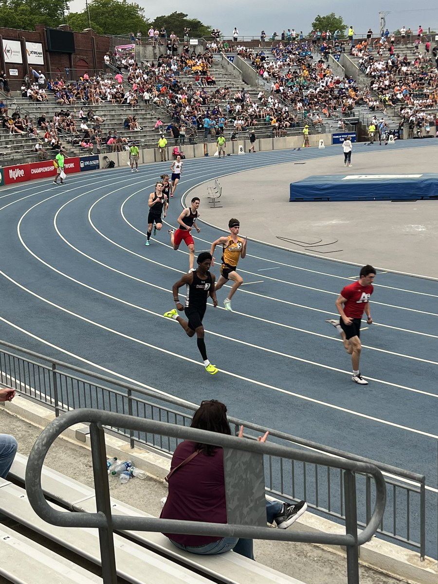 In the open 400, <a href="/aymar_gannon/">Gannon Aymar</a> runs a lifetime best time of 50.99 and placed 11th. He was seeded 19th coming in!