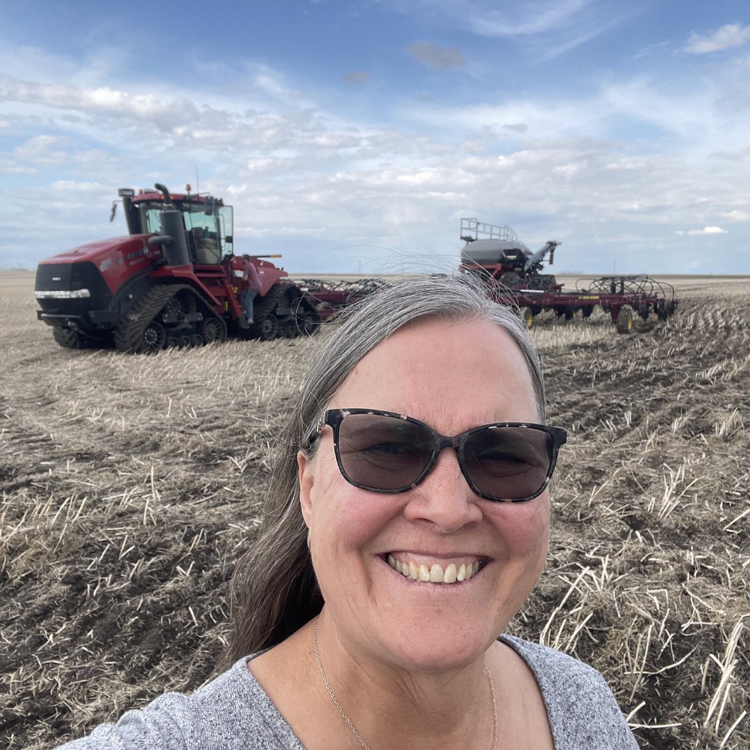 ElaineFroese's tweet photo. Who needs a field meal? π€π² πͺ
..
Be safe out in the fields this season and keep your farmers well-fed. It's a gesture that can go a long way for those long days.
#fieldmeal #seeding2023 https://t.co/qhDxQCqmtc
