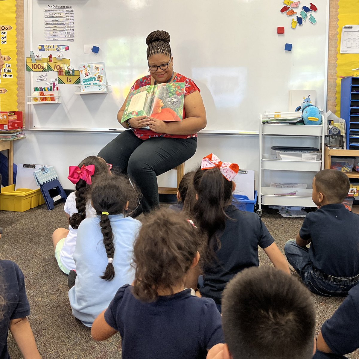 Ms. Lundin tweet media