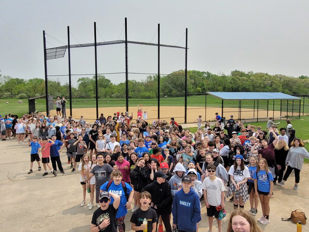 mrs_tack's tweet photo. Our 6th graders had a blast (and beautiful weather ☀️) for their Field Day at Osmond Park! https://t.co/oVxT30HQ1L